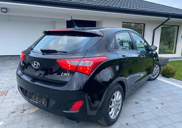 Hyundai I30 cena 33900 przebieg: 150000, rok produkcji 2013 z Radzymin małe 172